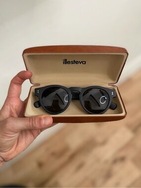 Illesteva Black Round Sunglasses w/ Case Designer Italian Eyewear